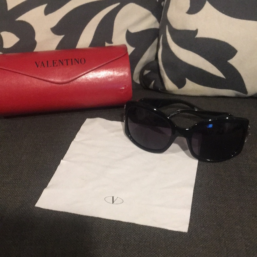 Oversized sunglasses